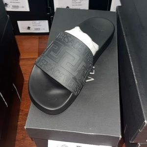 Brand new Versace Nero slides